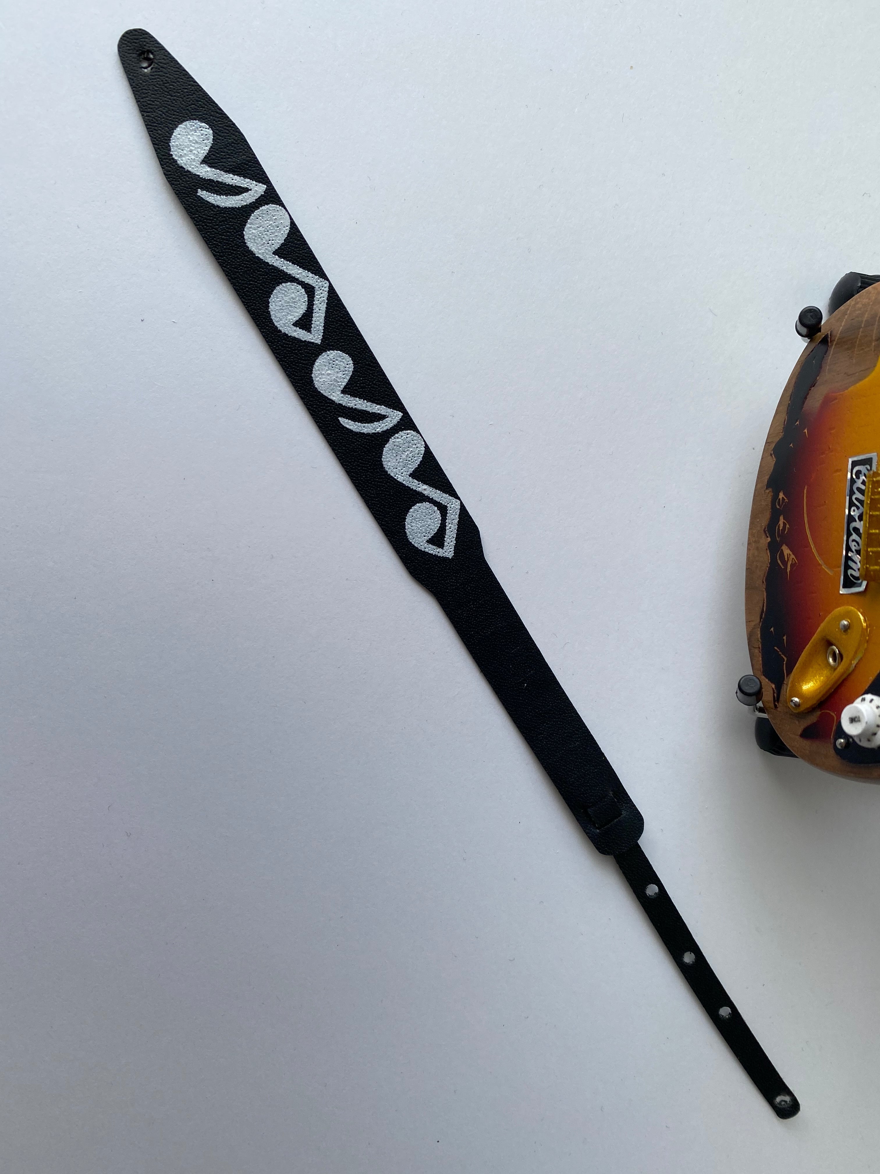 STEVIE RAY VAUGHAN MINI GUITAR STRAP - SRV MUSICAL NOTE BLACK STRAP - AXE HEAVEN®