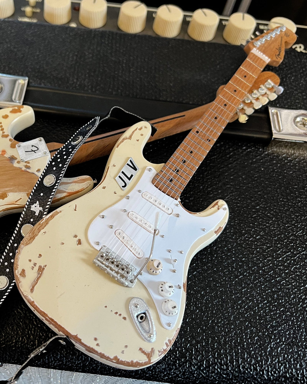 OFFICIAL SIGNATURE JIMMIE VAUGHAN - CUSTOM VINTAGE MINI FENDER' STRAT' GUITAR REPLICA
