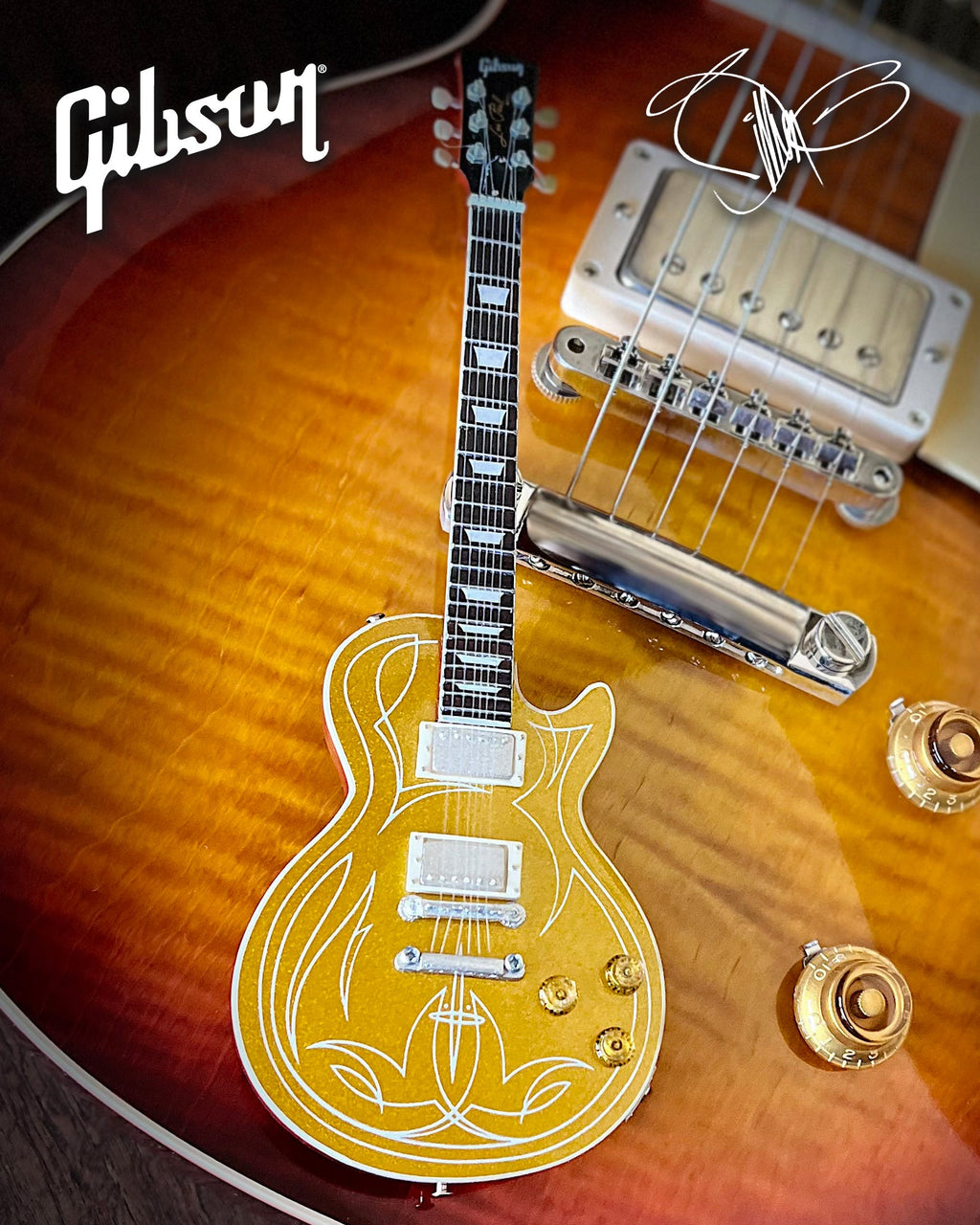 BILLY F GIBBONS "PINSTRIPE" GIBSON LES PAUL GOLDTOP MINI GUITAR MODEL