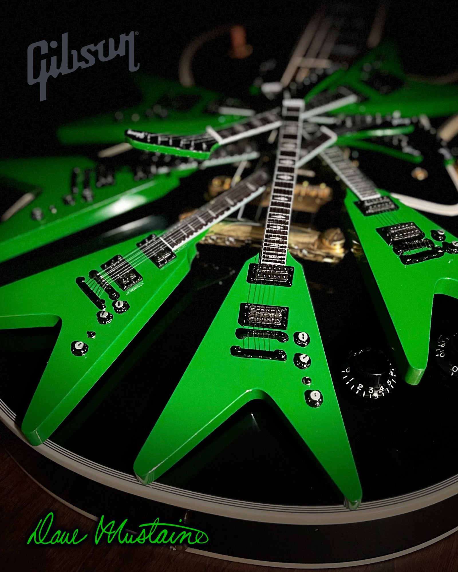 DAVE MUSTAINE GIBSON FLYING V EXP RUST IN PEACE ALIEN TECH GREEN MINI GUITAR MODEL
