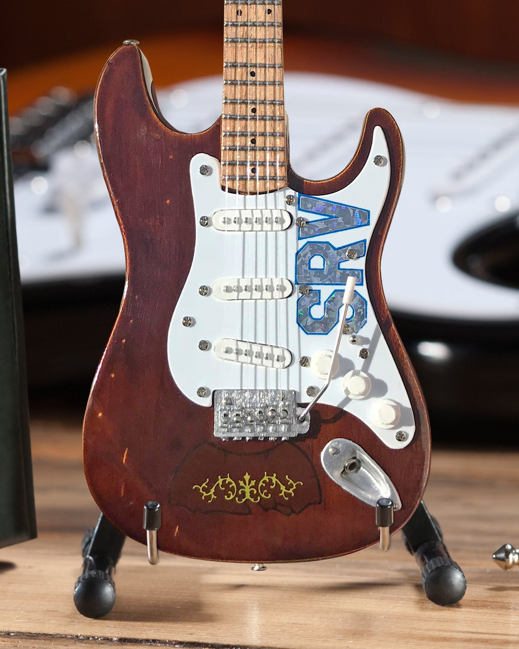 OFFICIALLY LICENSED STEVIE RAY VAUGHAN MINI FENDER' STRAT' - SIGNATURE SRV LENNY MINI GUITAR