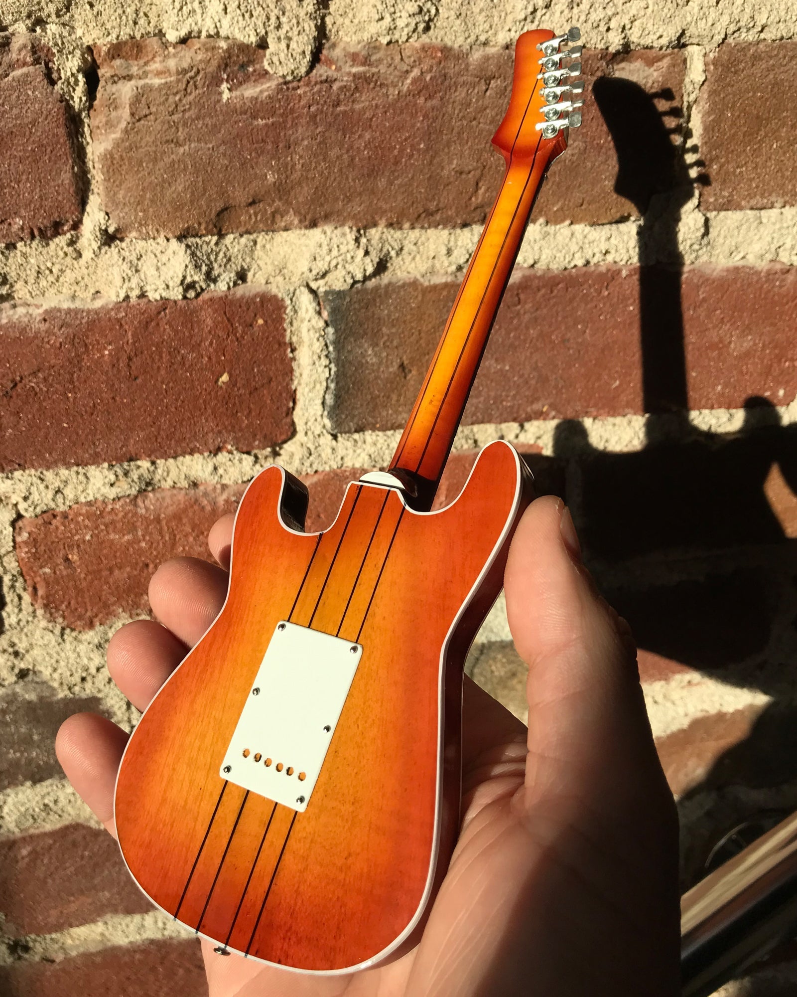 STEVIE RAY VAUGHAN SIGNATURE HAMILTONE MINIATURE GUITAR REPLICA