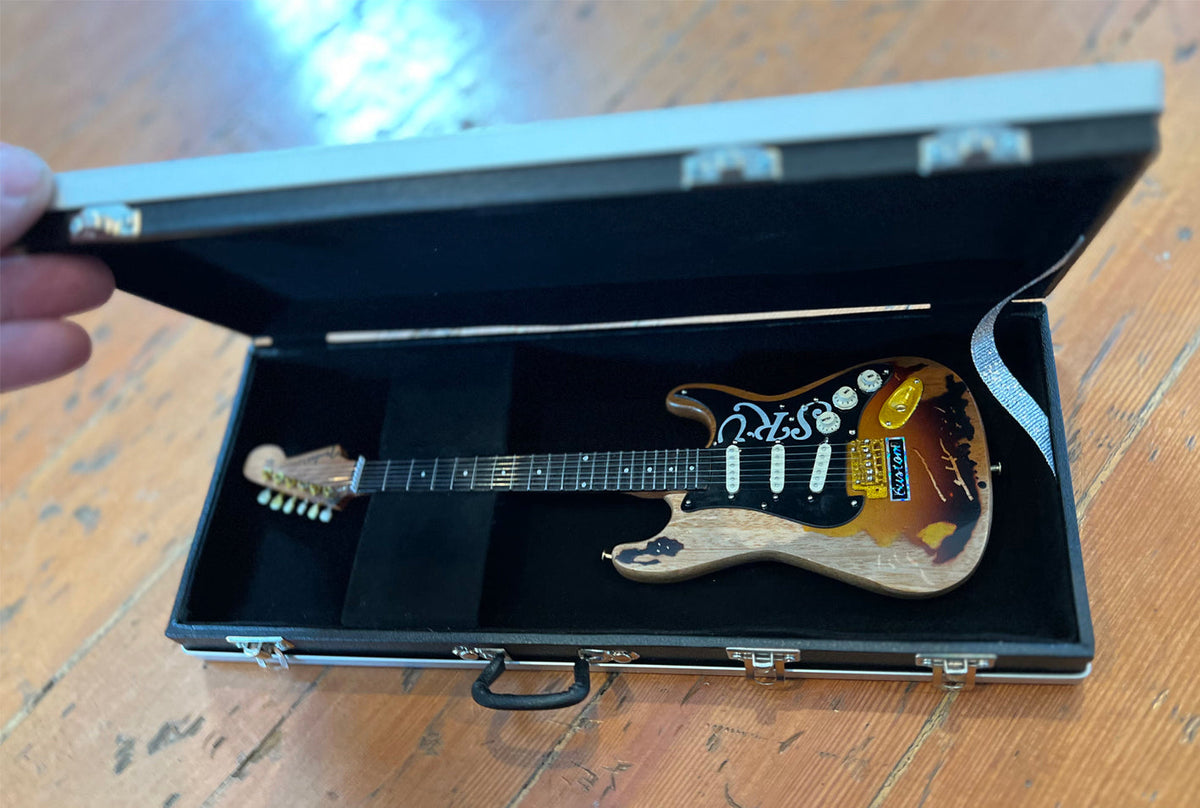 MINI CASE & GUITAR STEVIE RAY VAUGHAN SRV #1 DISTRESSED MINI FENDER' STRAT' GUITAR REPLICA