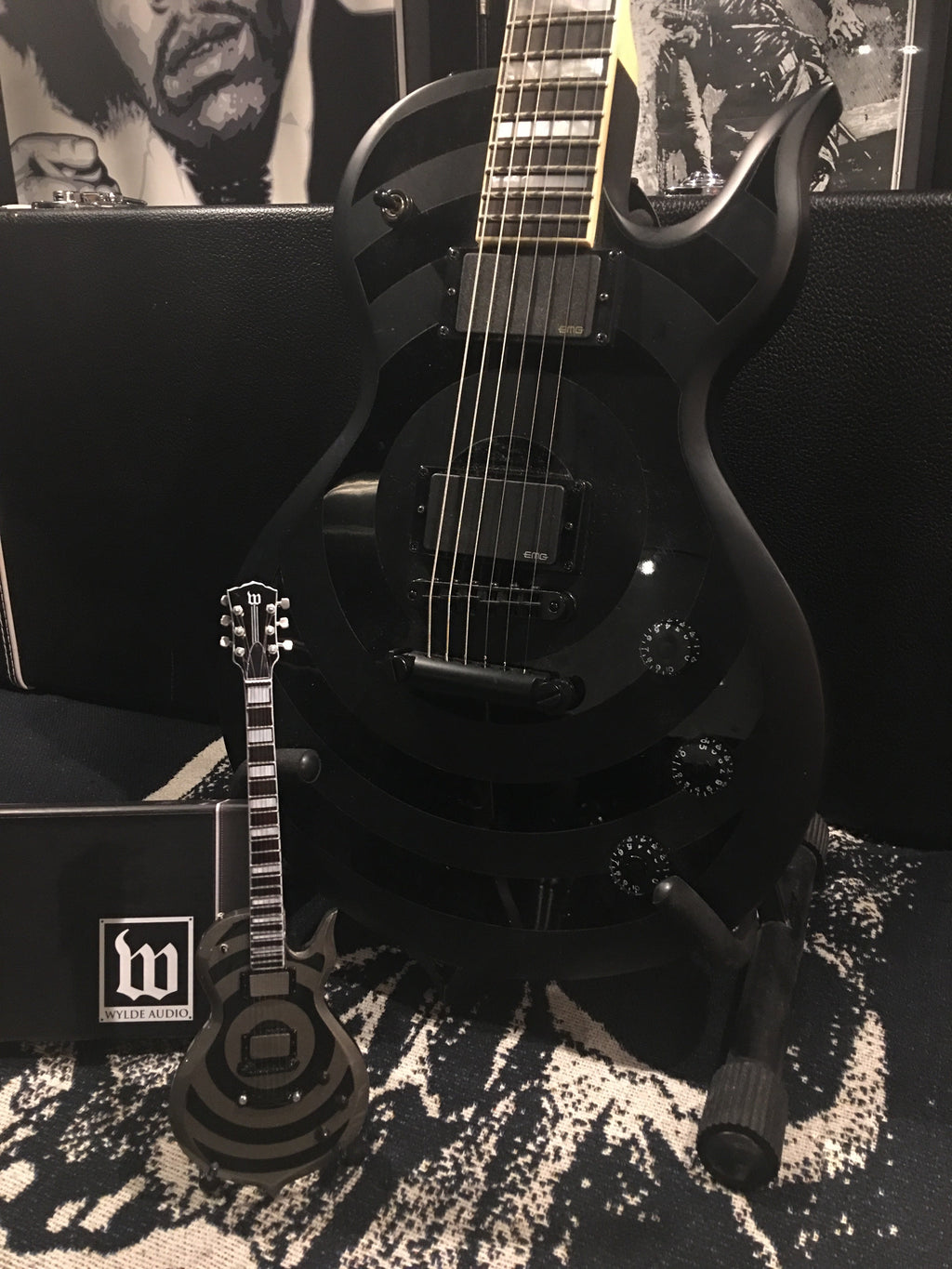 ZAKK WYLDE ODIN BLACKOUT BULLSEYE MINI GUITAR - WYLDE AUDIO REPLICA COLLECTIBLE BY AXE HEAVEN'
