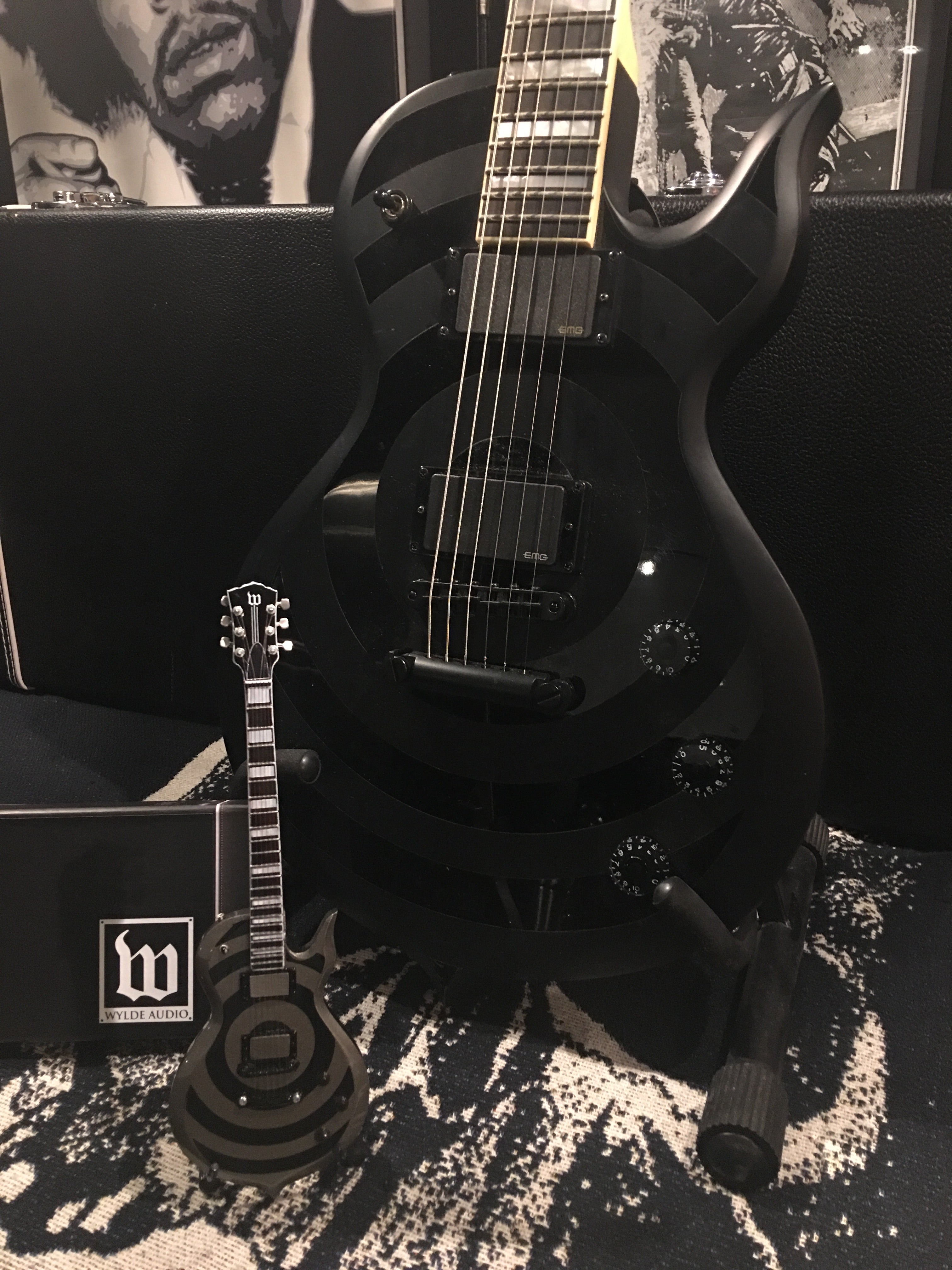 ZAKK WYLDE ODIN BLACKOUT BULLSEYE MINI GUITAR - WYLDE AUDIO REPLICA COLLECTIBLE BY AXE HEAVEN®