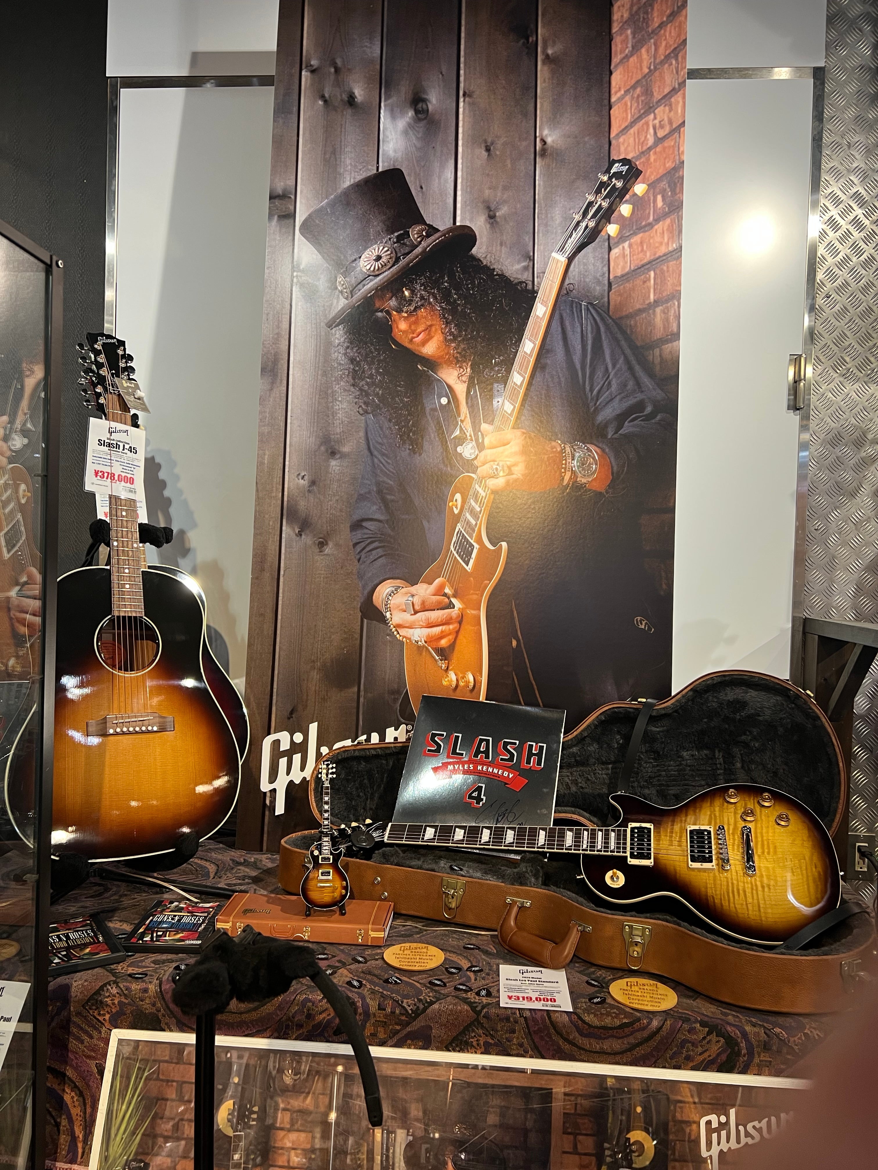 SLASH GIBSON LES PAUL STANDARD NOVEMBER BURST 1:4 SCALE MINI GUITAR MODEL