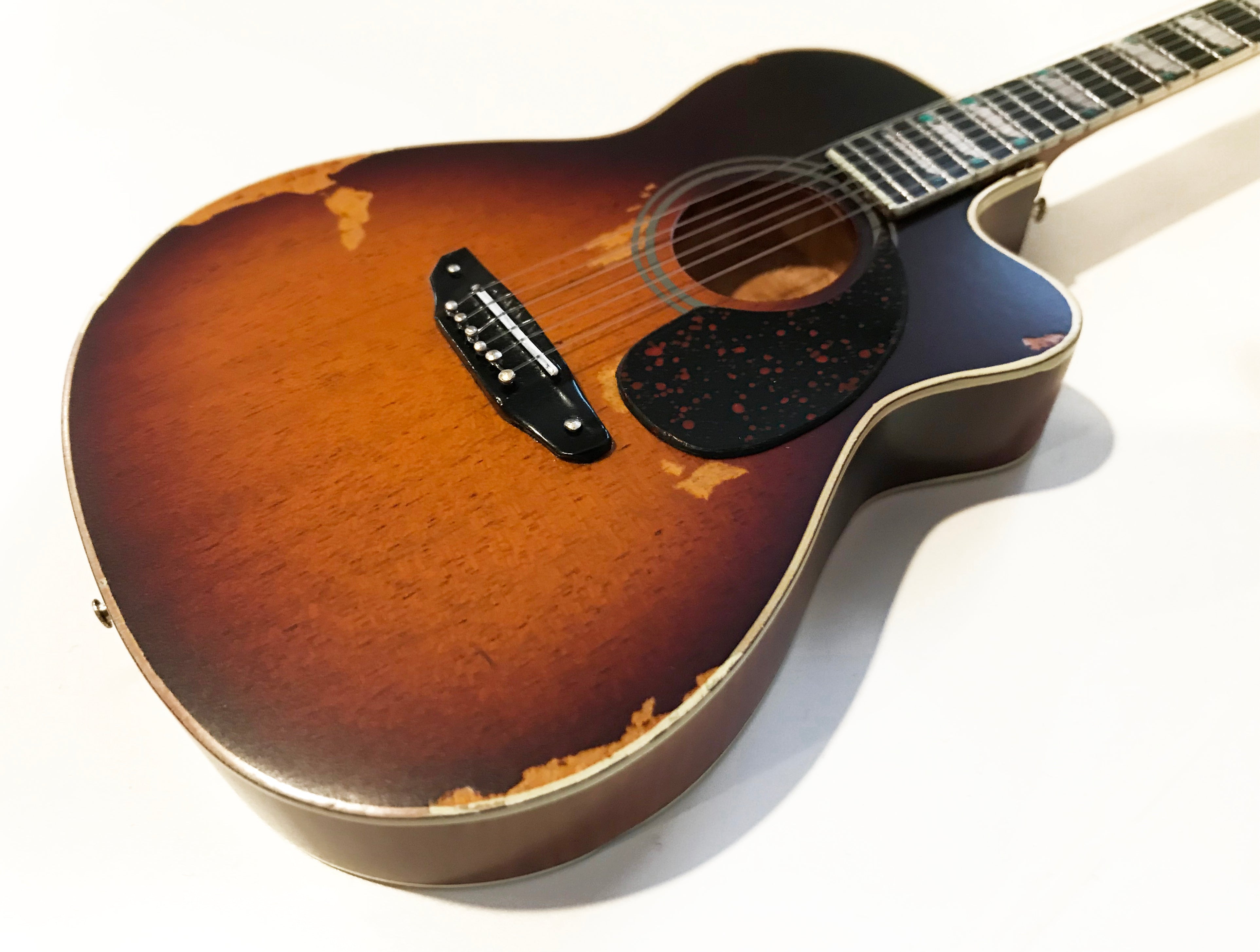 TOBY KEITH SIGNATURE SUNBURST ACOUSTIC MINI GUITAR MODEL