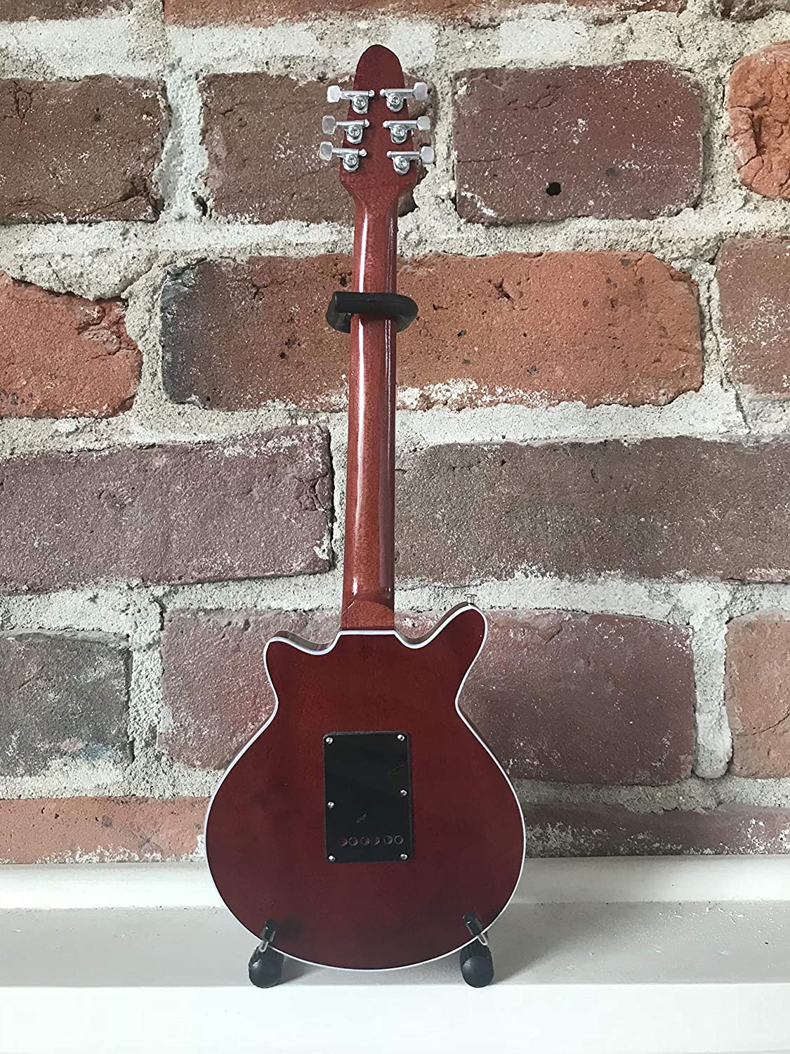 QUEEN - BRIAN MAY - SIGNATURE RED SPECIAL MINI GUITAR